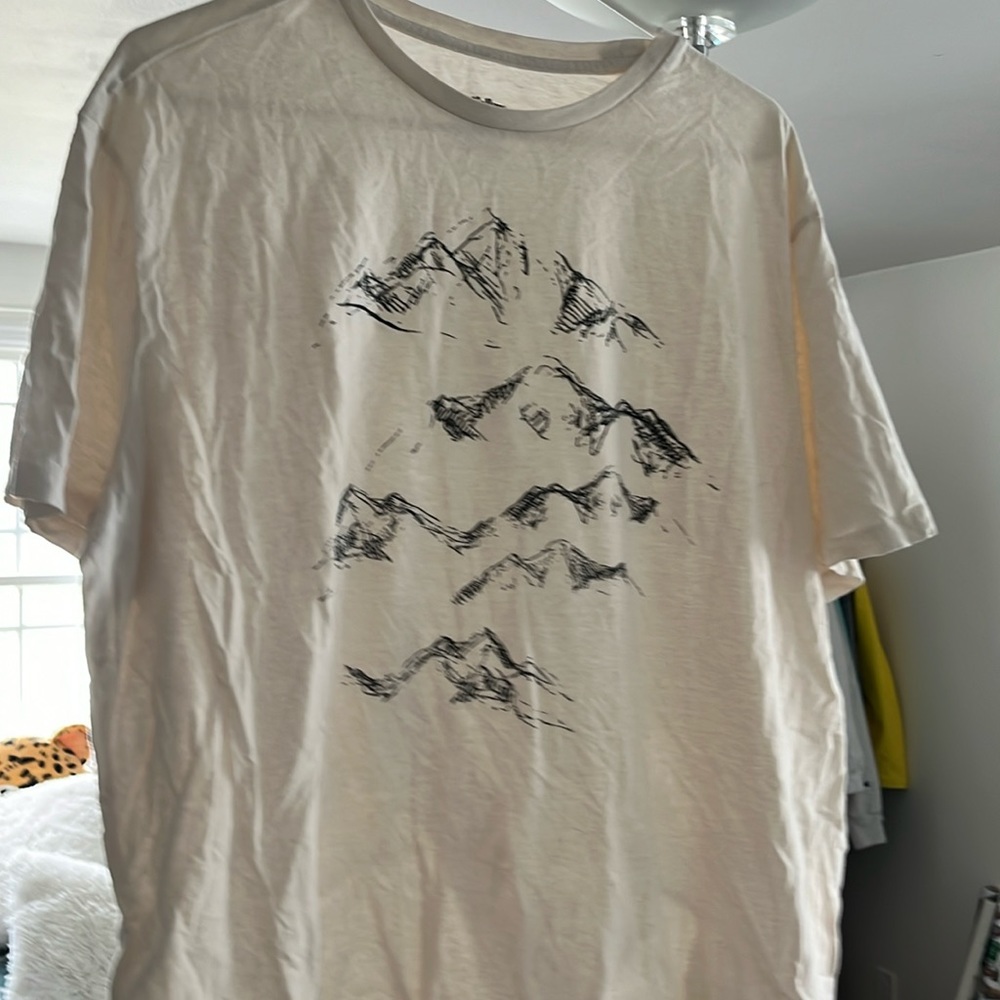 Tee shirt